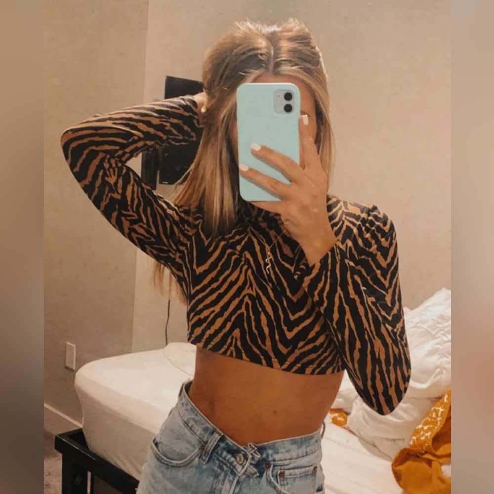 SHEIN Zebra Crop Long Sleeve Top US S